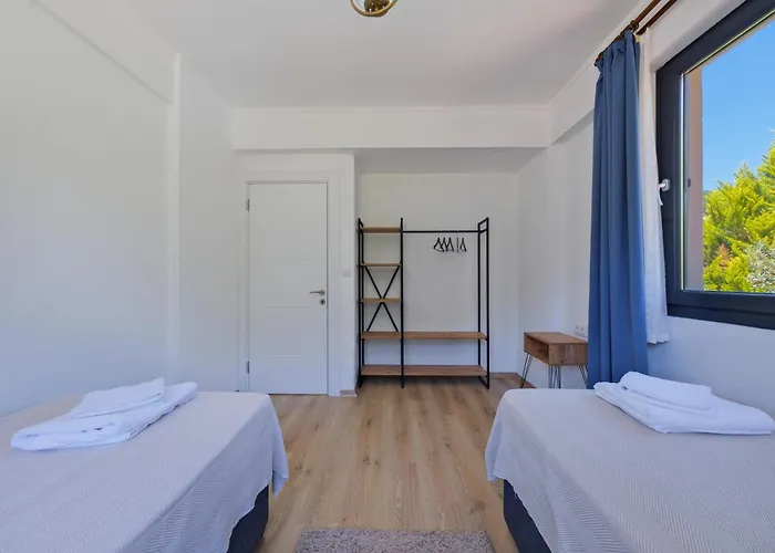 Kizilbella 1, Lueks Havuzlu Korunakli Tas *