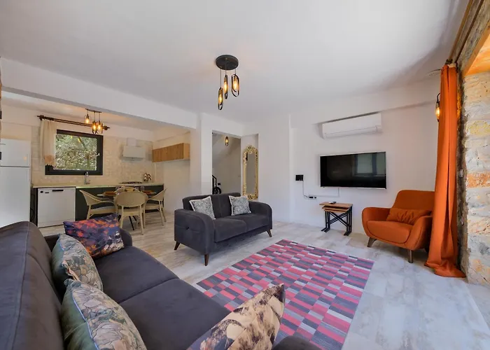 فيلة Kizilbella 1, Lueks Havuzlu Korunakli Tas فتحية