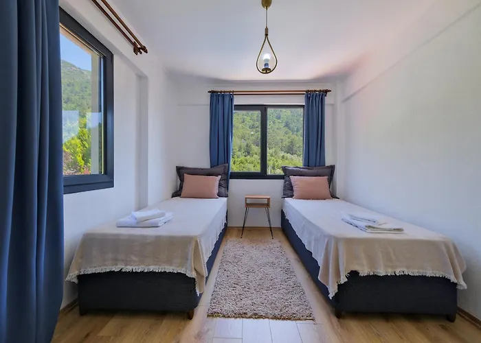 Kizilbella 1, Lueks Havuzlu Korunakli Tas Villa