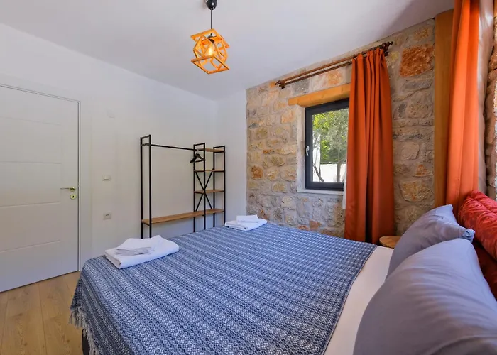 Kızılbella 1, Lüks Havuzlu Korunaklı Taş Fethiye