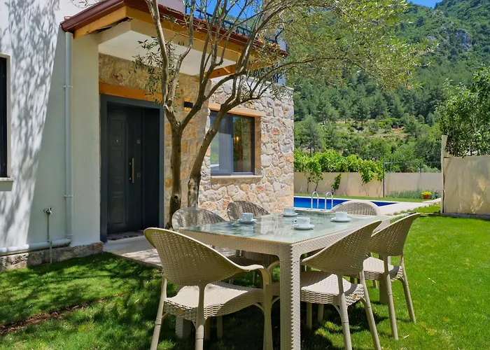 Kızılbella 1, Lüks Havuzlu Korunaklı Taş *
